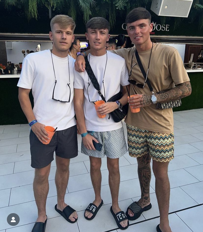 gayscouse32's tweet photo. 1,2 or 3 😈😈😈😈😈😈😈 https://t.co/bZJ4tr0fjA