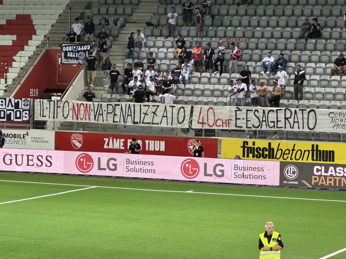 ErasmoPelli's tweet photo. Presente!🤍🖤 https://t.co/EJ5uqAb09D