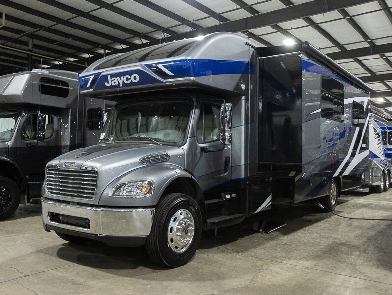 mhs2go's tweet image. The sale is almost over for this New 2023 Jayco Seneca 37K 👉 rpb.li/gOA You will love all the features including a bath and a half, bunk over cab, fireplace, and outside entertainment. Which feature is your favorite?

#Motorhomes2Go #JaycoRV #Motorhome #RVLiving