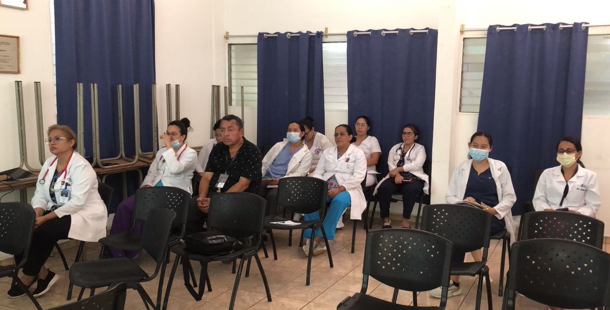 Especialistas del Programa de Bancos de Sangre, hablaron a más de 100 participantes sobre la importancia de hemocomponentes en el tratamiento de las leucemias, los participantes confirmaron la importancia que el personal se actualice con conocimiento transfusionales.