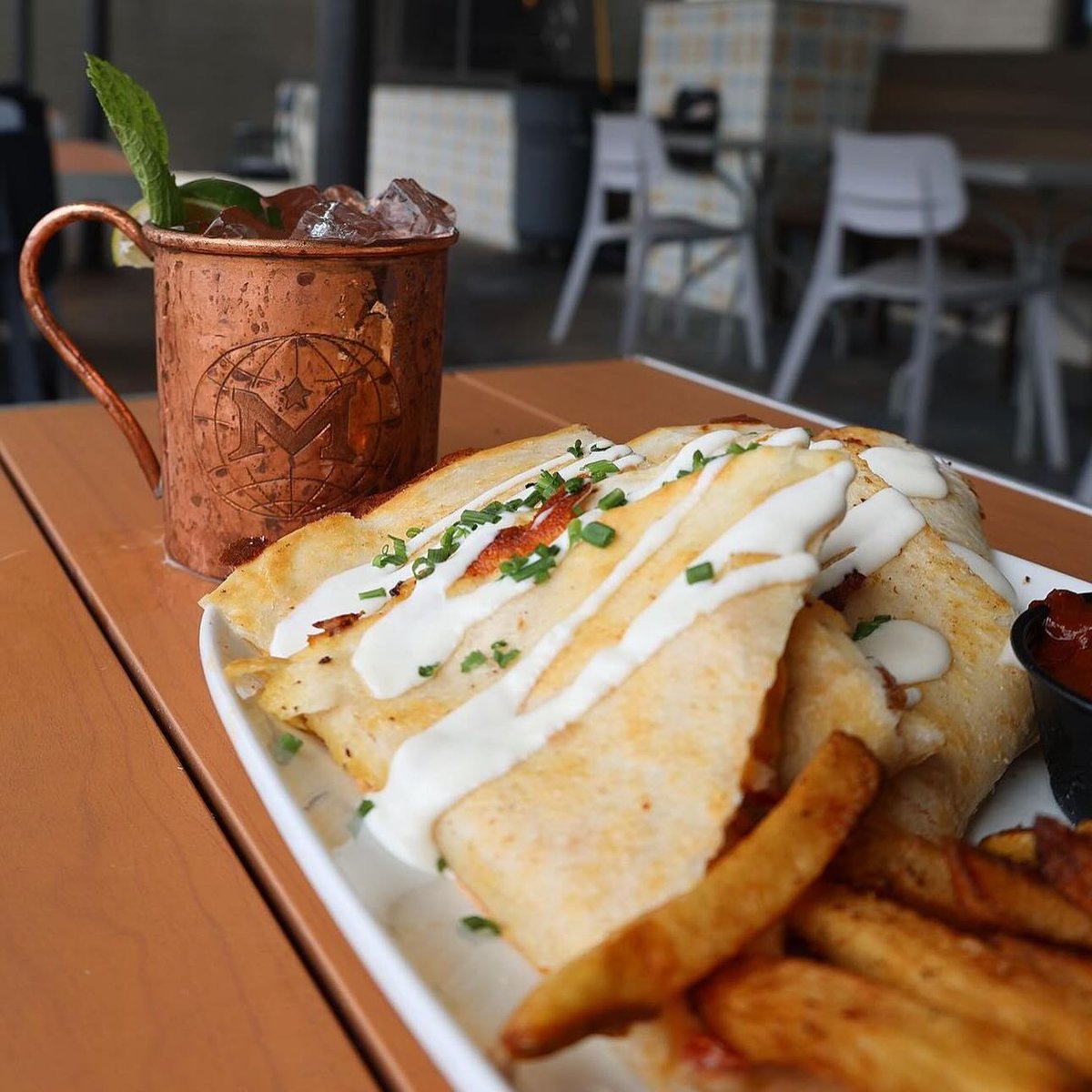 Special delivery! 📦 Your taste buds have a new address @mailroomtn. 🍔✉️

📍: 116 N 2nd St

#VisitClarksvilleTN #ClarksvilleTN #ClarksvilleFoodies #Travel #Tourism