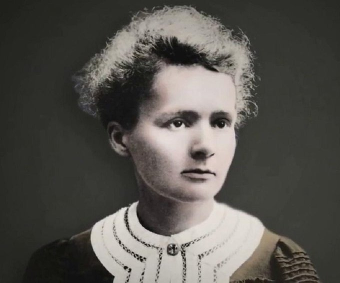 honordetigre's tweet photo. Curie fue una estudiante brillante.

Pero a finales de 1880, la Universidad de Varsovia prohibió la entrada a las mujeres. Decidida a aprender, asistió a la secreta "Universidad del Vuelo".

Trabajó apoyando los estudios de medicina de su hermana Bronya en París. Pero no es todo..