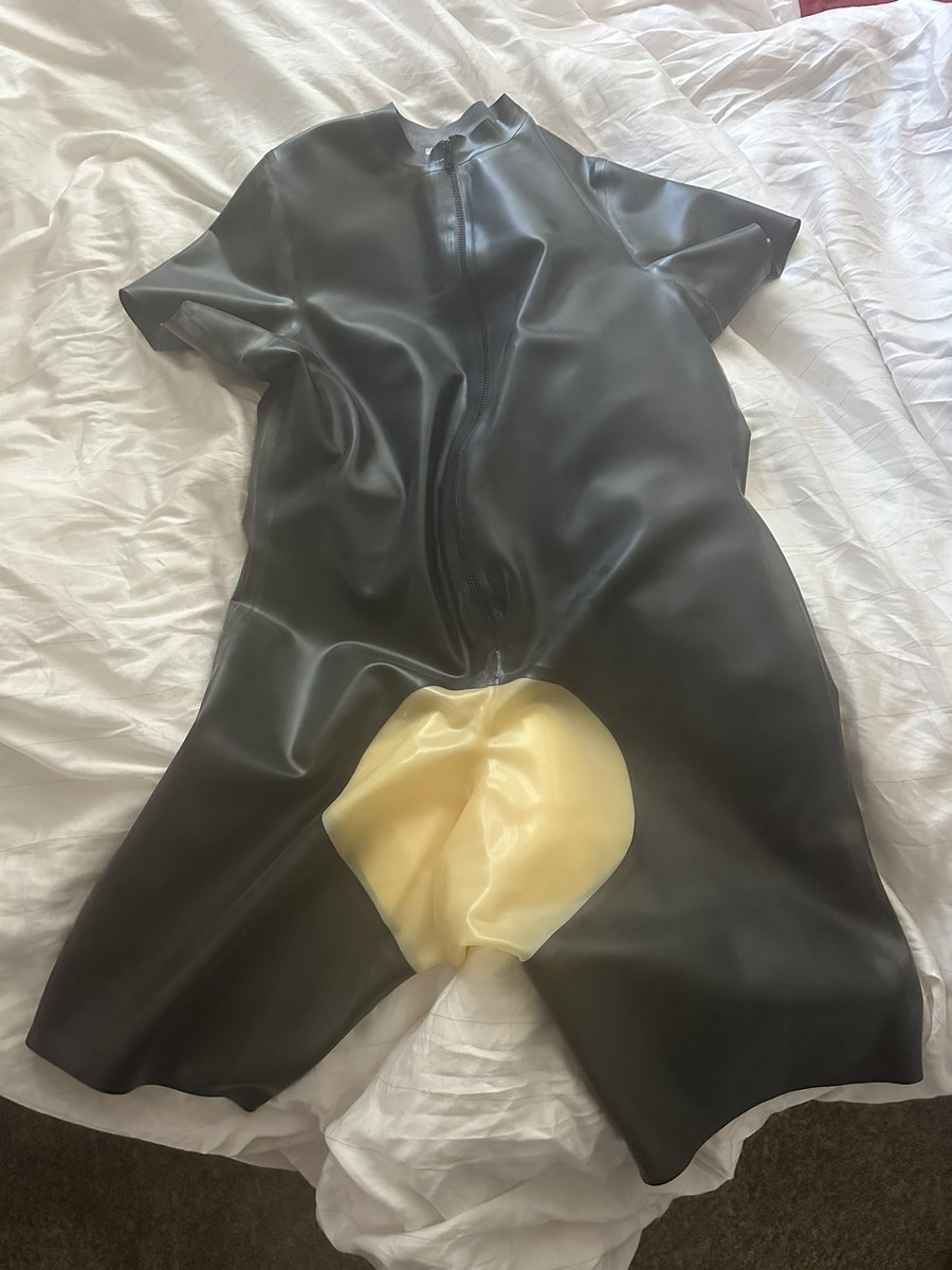So I think I’ve figured out what I’m gonna wear to Diaperactive next week… 😈