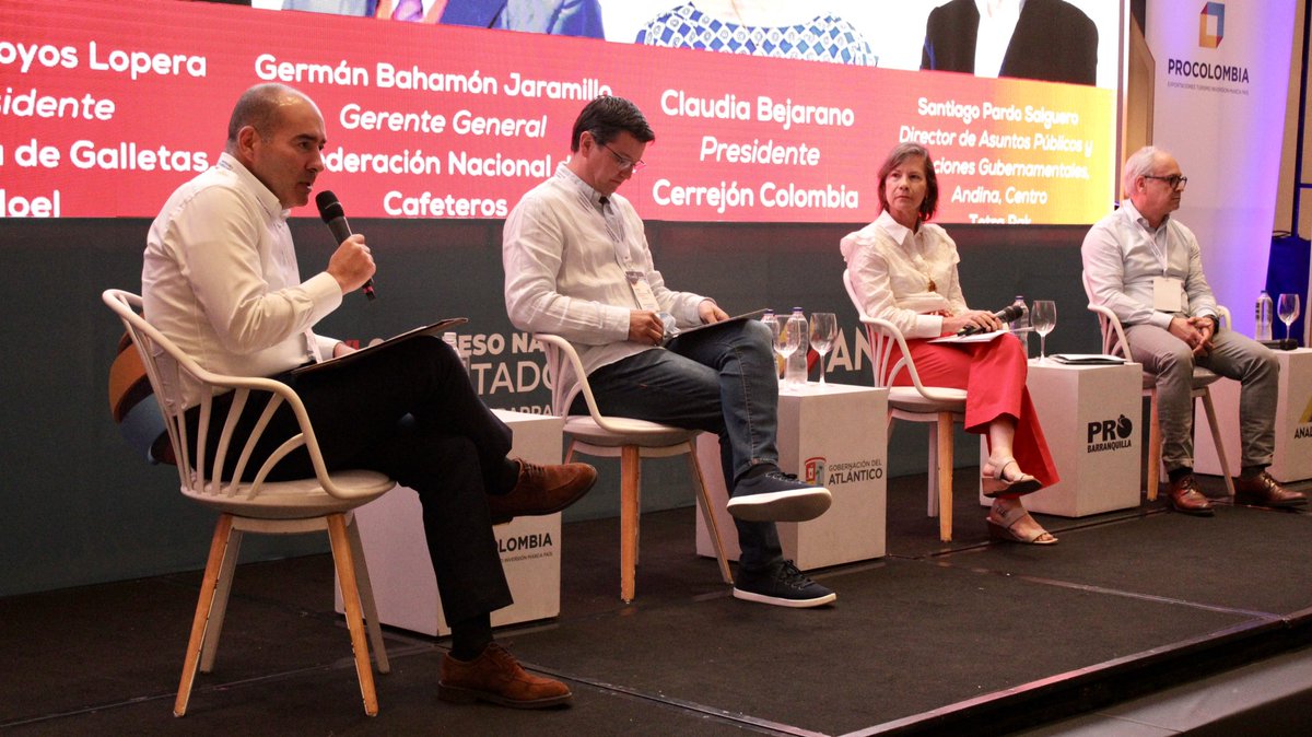 En el #CongresoExportadores 2024 continuamos con el panel ‘Reactivación exportadora y crecimiento’, con la participación de Claudia Bejarano, presidenta de <a href="/CerrejonCol/">Cerrejon Colombia</a>, <a href="/GermanBahamon/">German Bahamon Jaramillo</a>, gerente general de la <a href="/FedeCafeteros/">Federación Nacional de Cafeteros</a> y <a href="/ahoyos1964/">ahoyos1964</a>, presidente de <a href="/ciagalletasnoel/">Compañía de Galletas Noel S.A.S.</a>, moderado