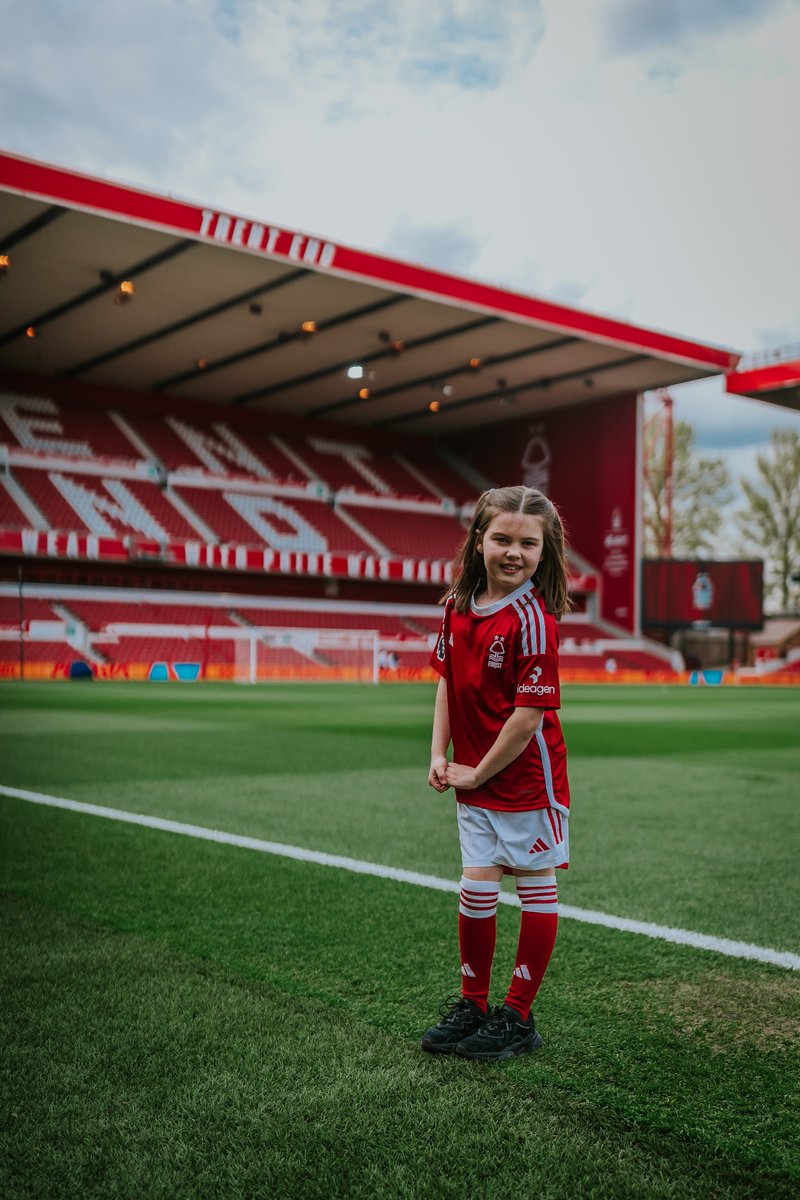 Rossinffc's tweet photo. My little girl, when she was mascot against Fulham.
Literally the best day ever #nffc https://t.co/IgsGr7Sllg