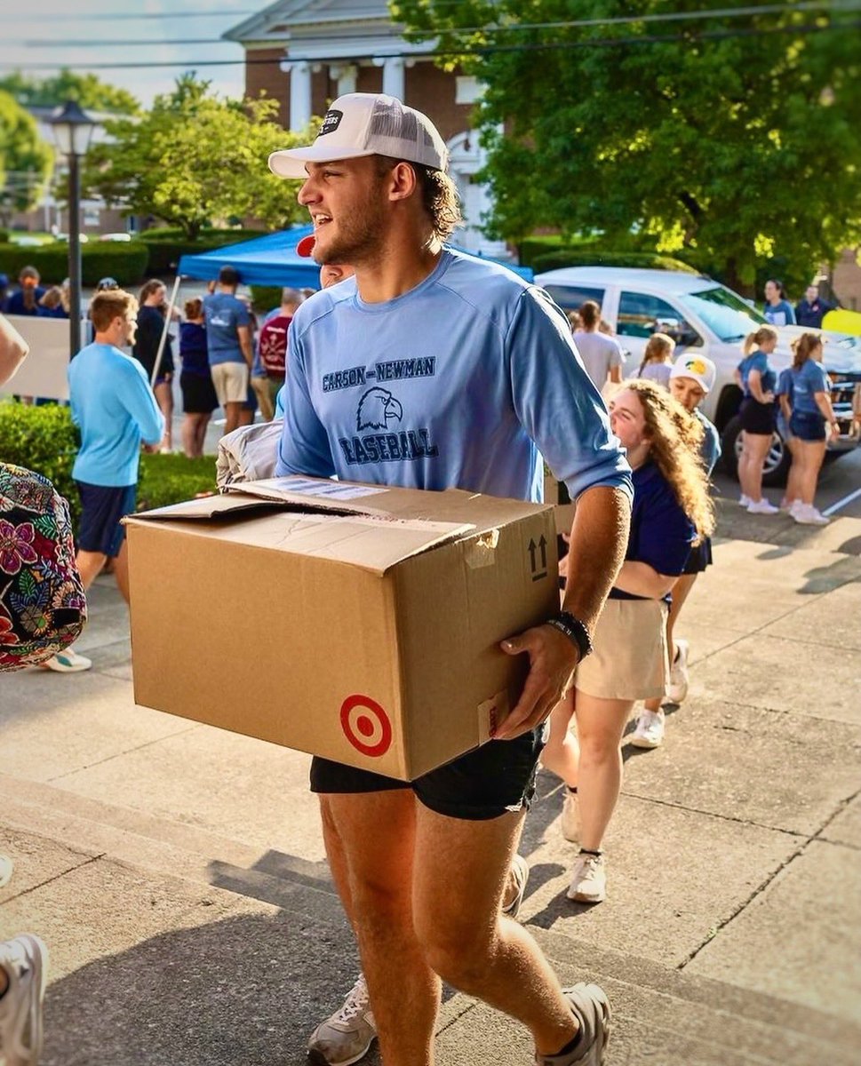 golocaljeff's tweet photo. It’s Move-In Day at #CarsonNewman and we’re so glad you’re here! Welcome back to Jefferson County! #GoLocalJefferson
📷 @carson_newman_u https://t.co/iiEwWavQvH