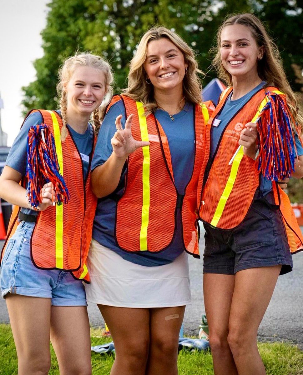 golocaljeff's tweet photo. It’s Move-In Day at #CarsonNewman and we’re so glad you’re here! Welcome back to Jefferson County! #GoLocalJefferson
📷 @carson_newman_u https://t.co/iiEwWavQvH
