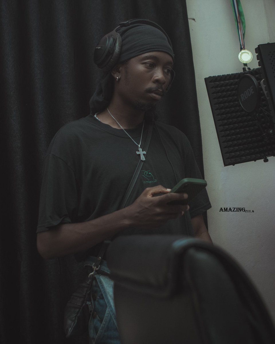 dr_karmma's tweet image. New music out midnight. Catch me on track 8! #soundsofthesoil 🆘
cc: @Gabbyrecords1