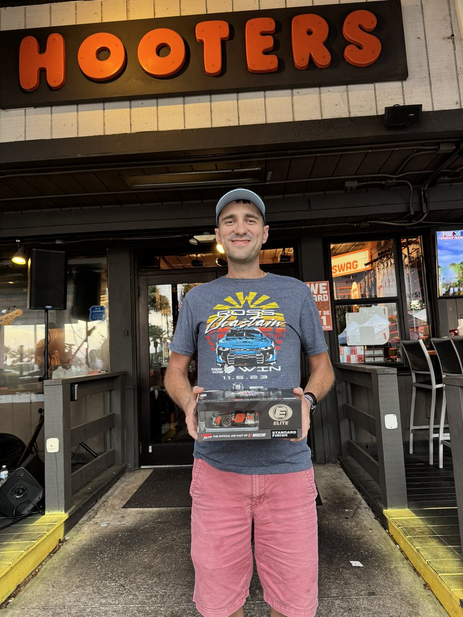 Winner of a Chase Elliott DIN 1 in the house 😎