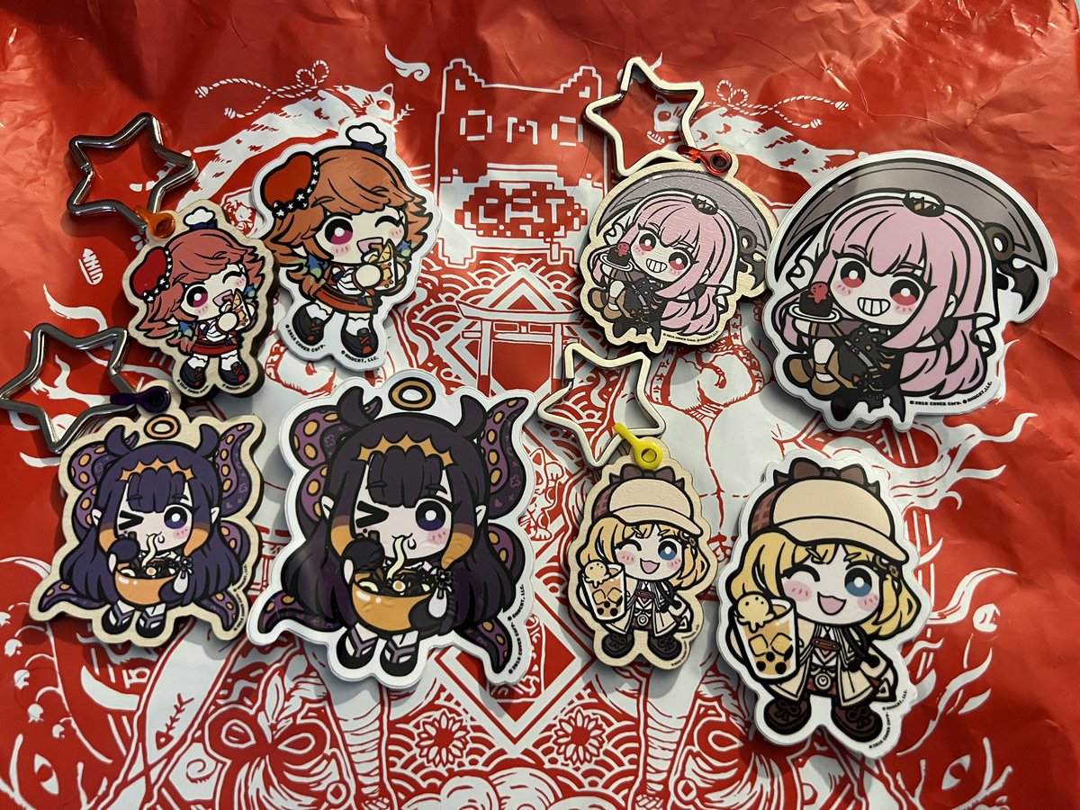 KeroTrigger's tweet photo. Does anybody have the Gura keychain that Omocat did for Tsujita??? I just want the shark gremlin!! My group has so many of these and NO GURA https://t.co/fmYT8L6eFh