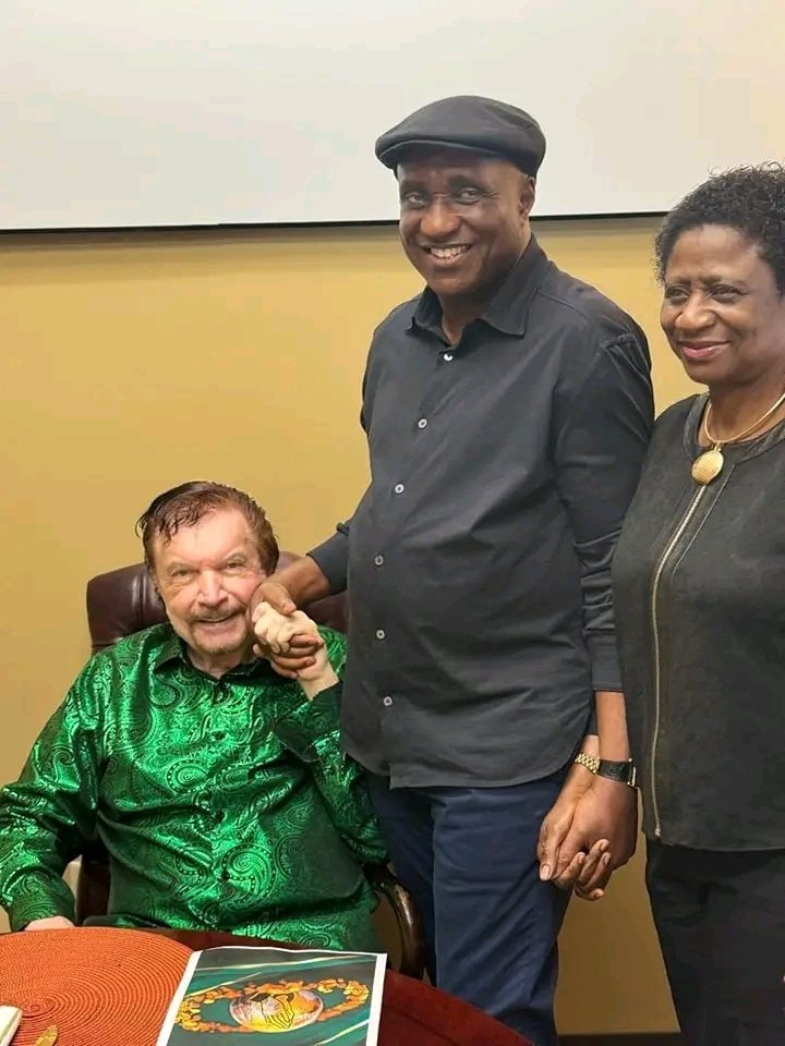 therealchurchg1's tweet photo. PASTOR DAVID IBIYEOMIE AND DR. MIKE MURDOCK

"Every time spent with Dr. @drmikemurdock is always packed with love, friendship and profound wisdom.

"We love you Sir"

David Ibiyeomie https://t.co/KAs0CNzL2U
