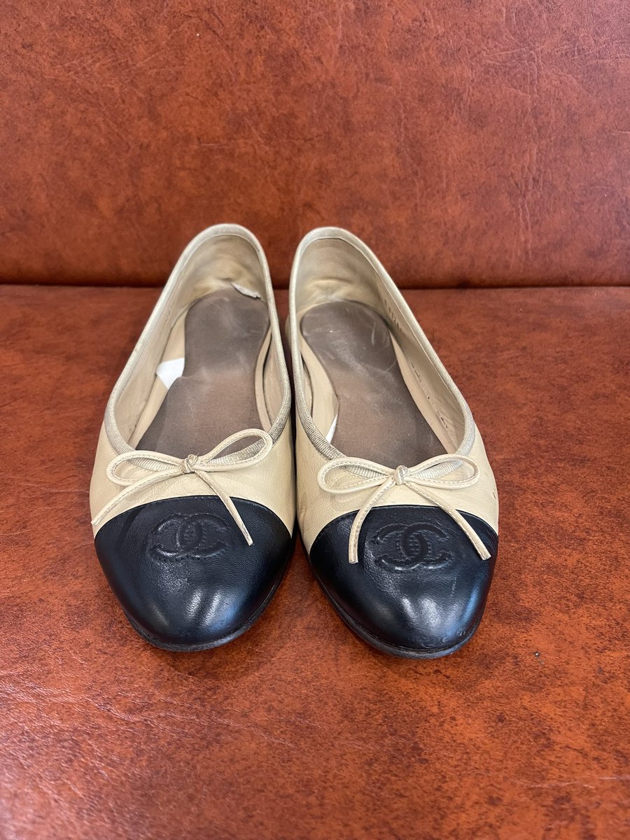 cowboyshine's tweet photo. Just another day shining and grinding! #cowboyshine #cowboyshinedfw #jpp #justaprofessionalpolish #shoeshine #shoeshineservice #friscostation #dressshoes #shoes #qualityshineeverytime #shinebright #dressshoes #shoelovers #drshoelittle #shoelover #footwear #thebestshiner https://t.co/VPsAEKmisP