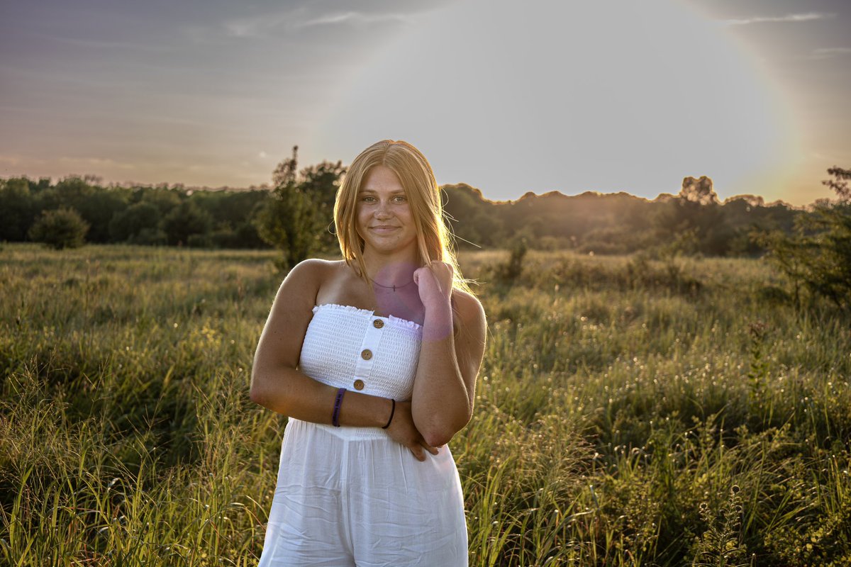 PhotosByCollinW's tweet photo. Mature, confident, and ready to take on the world! This is the class of 2025!

✏️📚📓🏫📎🚌

#wichitaksphotographer #wichitaphotographer #seniorportraits #seniorpictures #classof2025 #portraits #seniorsession #wichitakansas #photography #portraitphotography #minisession https://t.co/Z00PHNSxuh