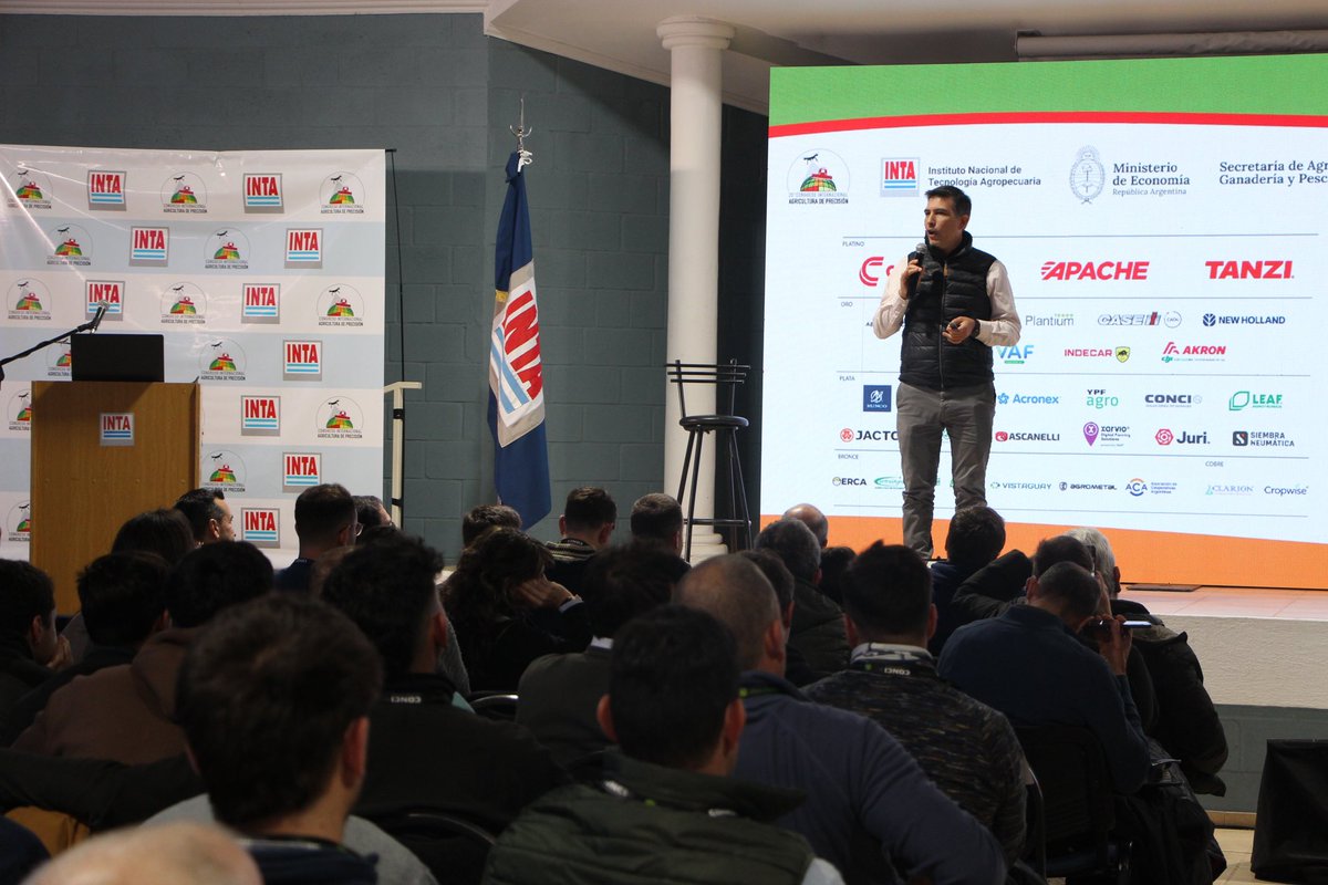 Con casi 900 asistentes y la participación de más de 30 empresas del sector, culminó el 20º Congreso de Agricultura de Precisión en nuestra Estación Experimental Manfredi. El foco estuvo puesto en potenciar el desarrollo de tecnologías para mejorar los procesos productivos.