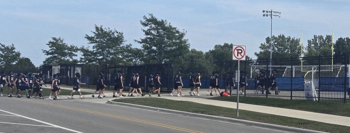 I spy with my little 👁...

The <a href="/LZHSFootball/">LZHS Football</a> teams prepping for 1 of my favorite parts of Fri night football!  💙🤍🐻⬇️

#ScrimmageTomorrowNite
#CleatsOnConcrete
#WhatAnEntrance