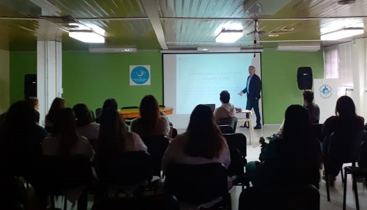 ObsDerSaludUNS's tweet photo. Ayer 21-8 participamos de la charla de difusión sobre las actividades del Comité de Bioética del Hospital Penna (Bahía Blanca). https://t.co/Ltn0UljlBN