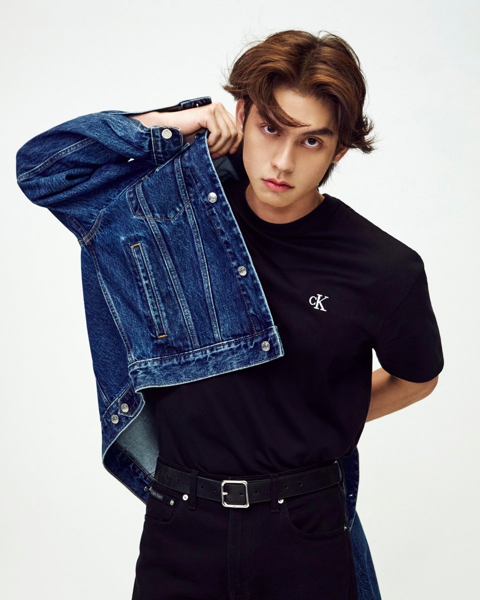 these are the forever icons.

<a href="/bbrightvc/">bright</a> gives raw 90s energy, styling the Monogram Logo tee with signature denim.