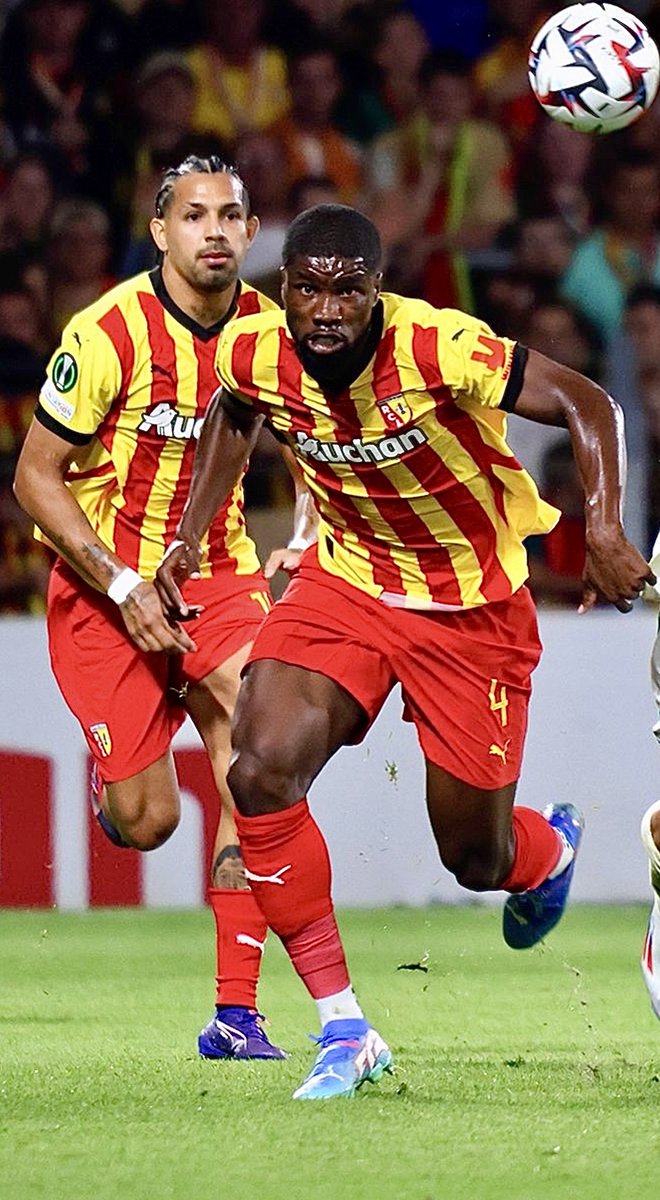 rclensynadamas's tweet photo. Merci pour tout boss, pour ta hargne, ton talent, ta force et ton don de soi.
Va tout niquer dans un grand d’Europe, tu le mérites ! @KevinDanso98 https://t.co/38Mzq0Xpmb