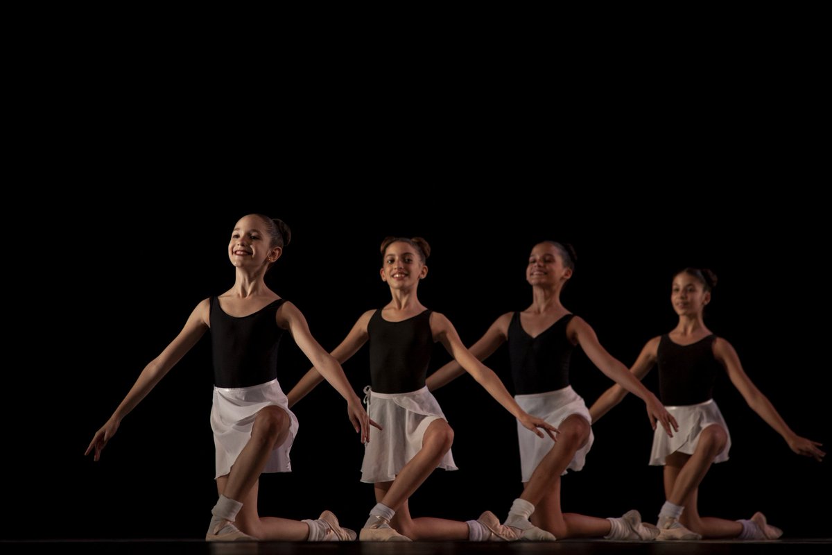 CNEArtCuba's tweet photo. 📢🏫El próximo 2 de septiembre, estudiantes del todo sistema de #EscuelasDeArte en #Cuba regresan a las aulas, salones y tabloncillos para dar #InicioCursoEscolar 2024-2025. #ElArteDeEnseñarElArte #CubaEsCultura #EscuelasDeArte https://t.co/LEH4AifqMS