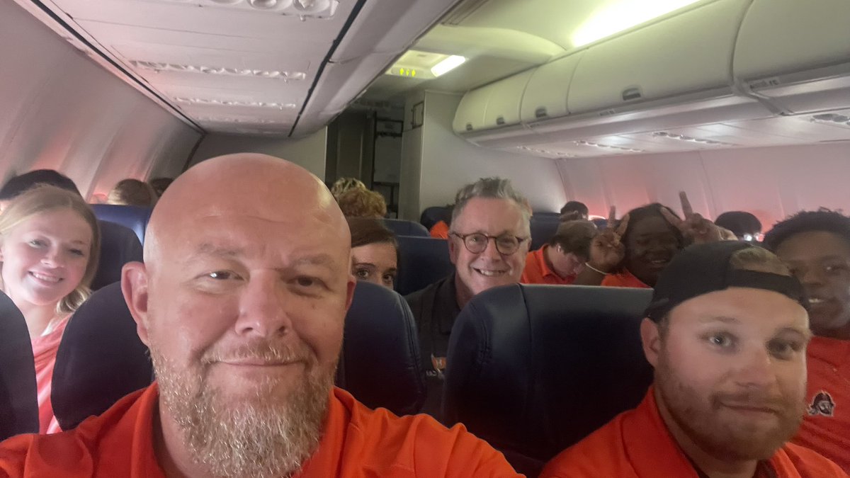 Harley Lamey (@harleylamey) on Twitter photo Wheels up✈️, SailsUp🏴☠️ Wheels up✈️, SailsUp🏴☠️