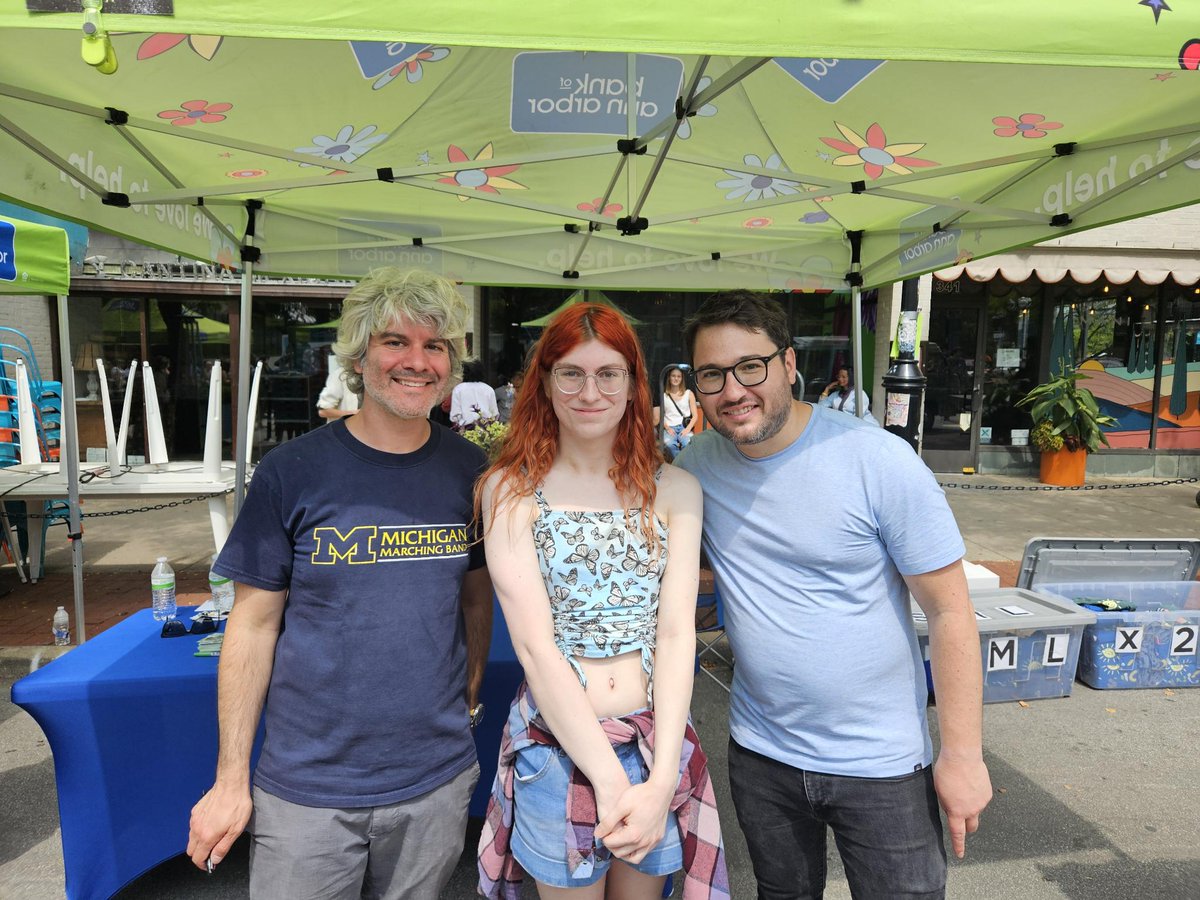 _witheringworm's tweet photo. had the pleasure of seeing @adhorowi and @rossfederman perform at @SonicLunch today!! This band has meant a lot to me for a very long time, so the fact I got to see them perform means so much to me!!!! 💚🩶💚🩶💚🩶💚🩶💚 https://t.co/RiartE4PEC
