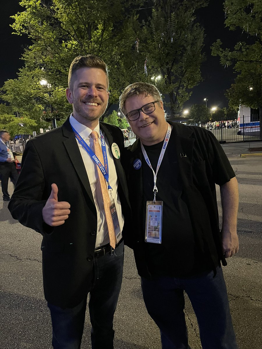 chasestell's tweet photo. Samwise Gamgee saved Middle Earth and former NZ Prime Minister Jacinda Ardern’s work saved lives in New Zealand. This week, they’re in Chicago to help save American Democracy! @SeanAstin #HobbitsforHarris  #Kamala4President2024 #DNCConvention2024 #MiddleEarth #NewZealand https://t.co/jY0HTLLZW3