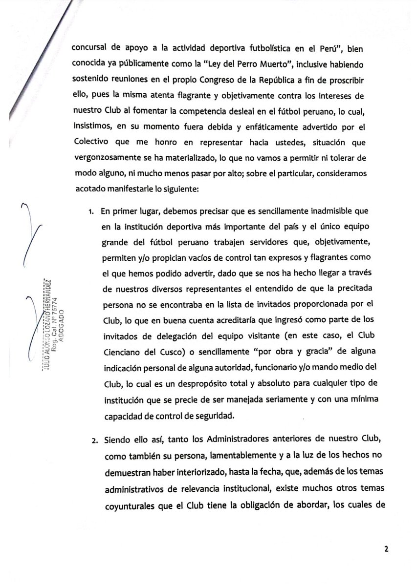 SociosAL1901's tweet photo. En razón a la lamentable aparición del impresentable y múltiple denunciado congresista @DarwinEspinozAP, quien es uno de ‘los niños’ además y co autor de la segunda #LeyPerroMuerto, en nuestro estadio, hemos remitido una #CartaNotarial dirigida al Gerente General del @ClubALoficial, reiterando nuestra solicitud de aplicar el derecho de admisión a este personaje y declararlo persona no grata para el club, situación que, de haberse atendido oportunamente, cuando lo solicitamos hace unas semanas, hubiera evitado su presencia y la de otros.
Estaremos atentos a acciones concretas y no solo promesas.
#AlianzaSeRespeta
#AlianzaSeDefiende
#NoCorruptosEnMatute
#ArribaAlianza