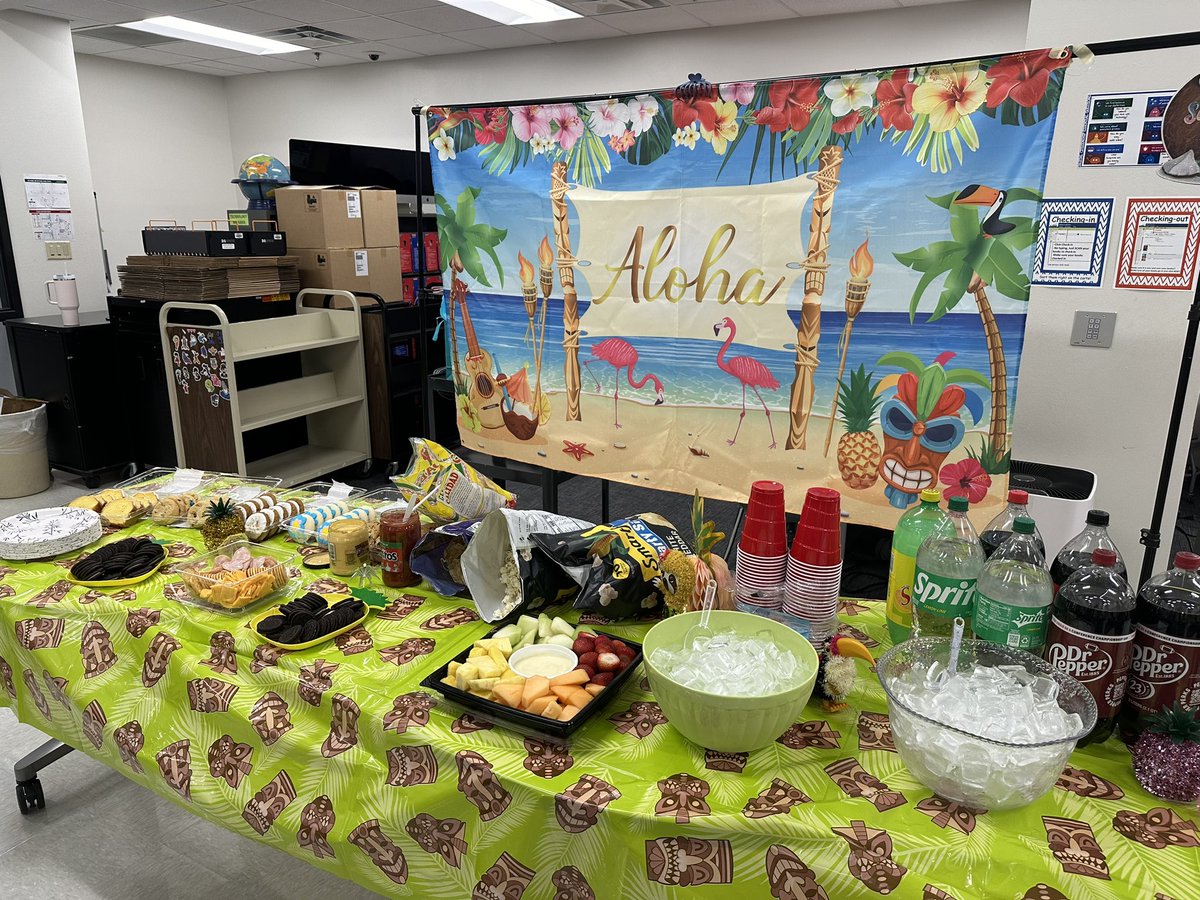 ParkwayES's tweet photo. Aloha to one of our favorite Parkway family members. Thank you Mr. Jimenez for everything you did for our school and our students. We wish the best at your new school. We will miss you! https://t.co/fP7MDgtEsi