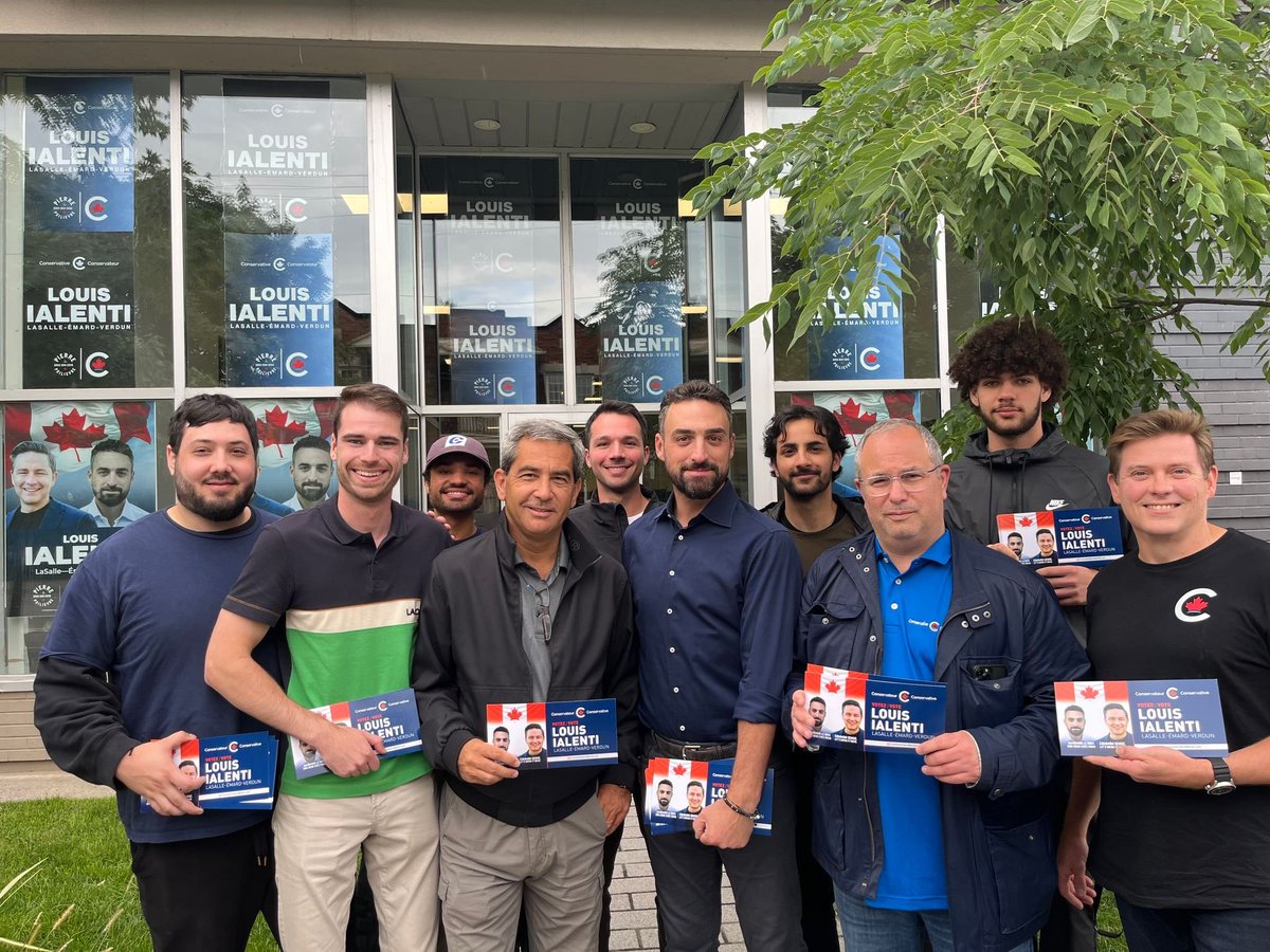 PierrePaulHus's tweet photo. J’ai fait du porte-à-porte aujourd’hui avec @Louisialenti et notre équipe de bénévoles dans Lasalle-Émard-Verdun. Ensemble avec notre chef @pierrepoilievre, nous allons ramener le Gros bon sens à Montréal. #polcan @PCC_HQ https://t.co/mV2790RdHS