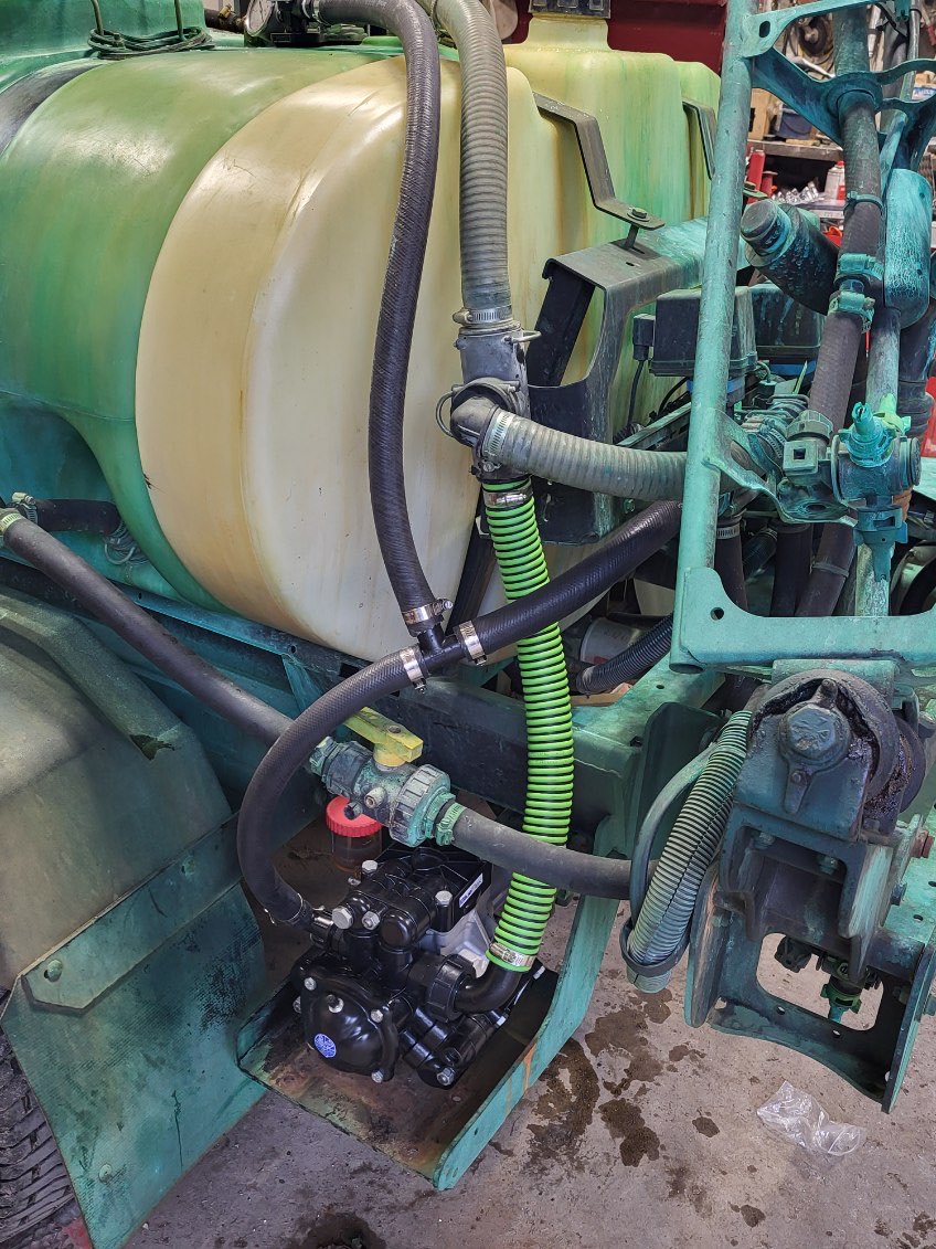 thesprayman's tweet photo. Another pump replacement!  Love the hydraulic motor coupler! https://t.co/kU9kRA310B