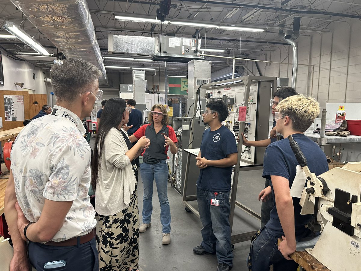 Today we welcomed Catherine O’Neil from <a href="/EducationFL/">Florida Department of Education</a> . She toured our HVAC &amp; Culinary programs, where students are simultaneously earning their diplomas &amp; career certificates. It’s amazing to see these future professionals in action! #GetThereFL #Yourway <a href="/ACEofFlorida/">ACE of Florida</a>
