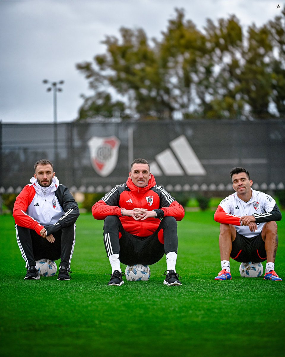 sudanalytics_'s tweet photo. Los Campeones del Mundo de River. 🌟🇦🇷 https://t.co/YzPysMMT2U