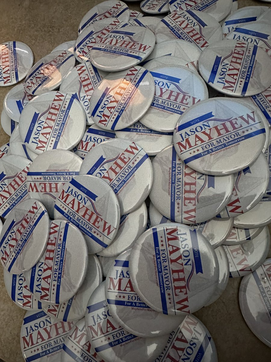 Who’s all ready for haunt season? Who needs buttons made? 
If you, or you know anyone, who needs some made reach out to us or <a href="/Freaks_HHN/">Forever Freaks Of Halloween Horror Nights</a> 
We can have them ready in just a few day! 😈