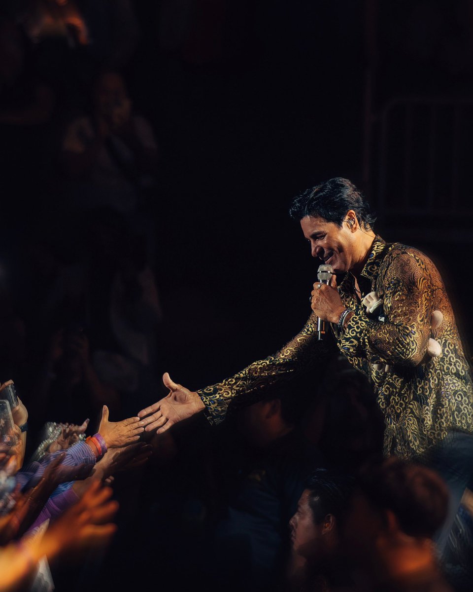Como extrañaba verlos, sentir su energía y amor me hacía mucha falta ♥️ Mañana nos vemos Seattle para que #BailemosOtraVez🕺🏻🇺🇸

ticketmaster.com/event/0F006054…