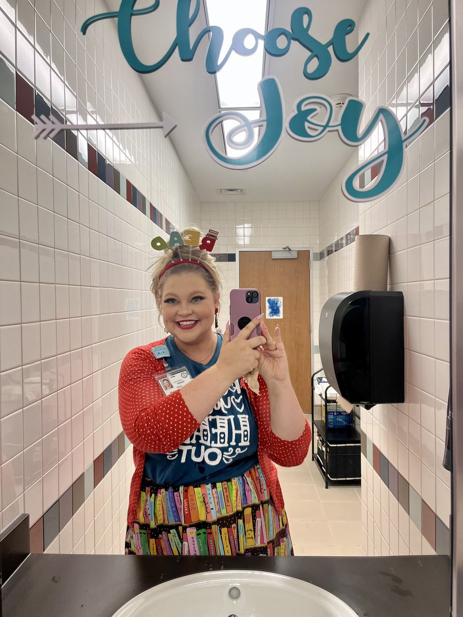 The Happiest Library on Earth ✨ tweet media