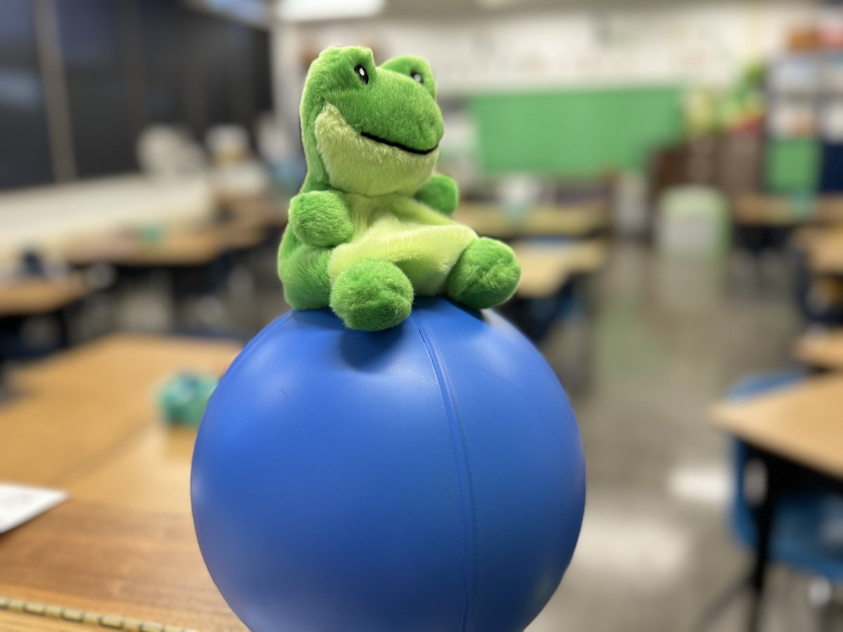 HistoryFrog's tweet photo. #CommunityCircles Thanks to Tai & @ArcadiaUnified TIS for our #Frogtastic🐸 Qball! @ScottBramleyCTO So great to hear my #HistoryTadpoles voices! #HistoryFrogClass🐸 #StudentVoice @goPEEQ https://t.co/gnw1kvEbss