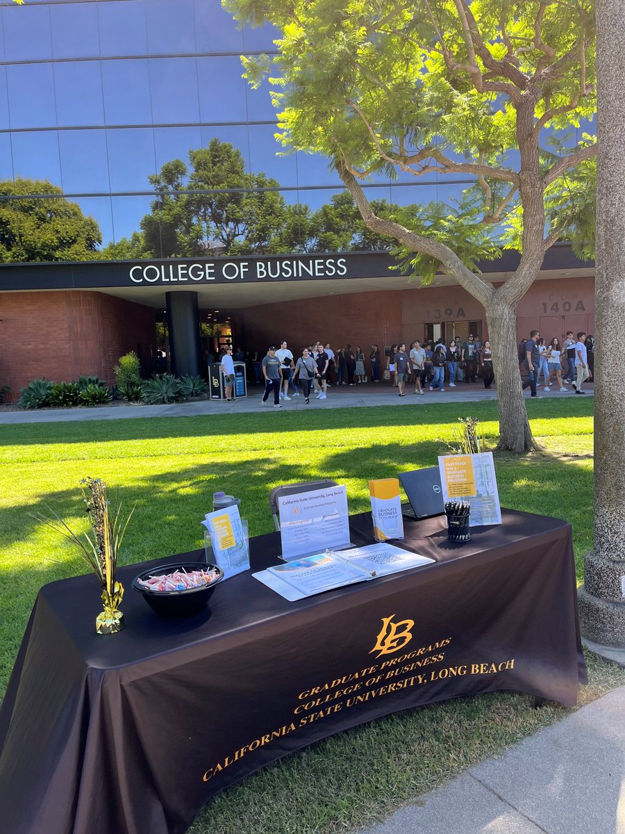It's never too early to think about graduate school! We're welcoming newly admitted first-year and transfer business students at Get Down to Business today. Go Beach!