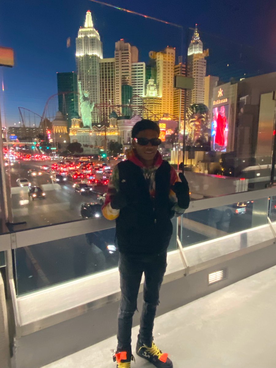 therlbread4ever's tweet photo. #Vegas🎲 https://t.co/4DQZ8K3GKW