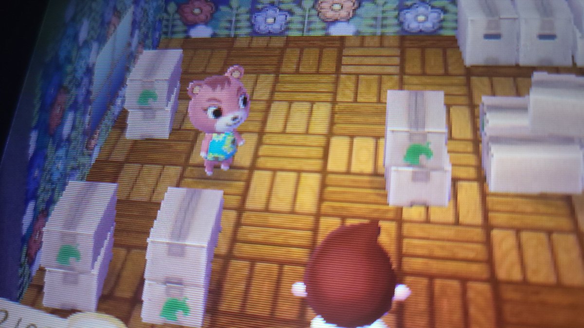 /   look at which cutey just arrived at my village todayyy