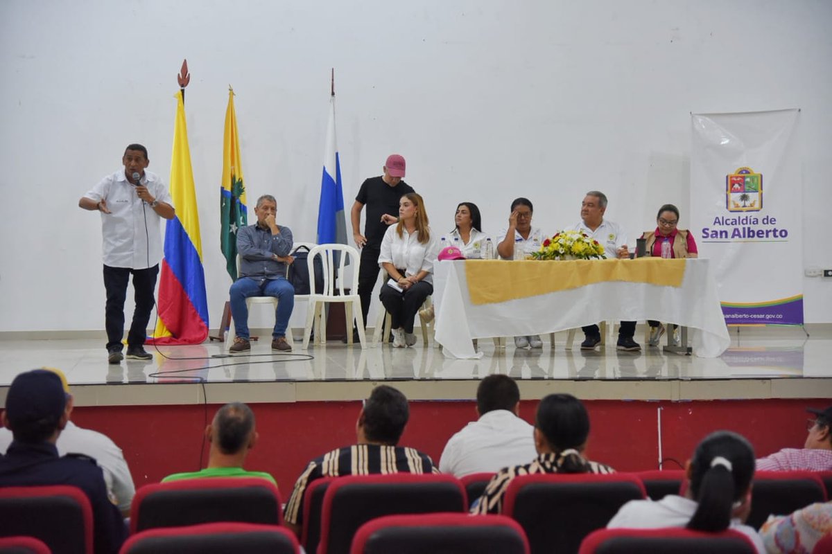 GobdelCesar's tweet photo. Como anunció la gobernadora @elviamilenasd, intensificámos esfuerzos en el municipio de San Alberto, junto a la Alcaldía, para proteger a niños y adolescentes del consumo de sustancias psicoactivas, con apoyo integral a familias. Hoy, varias sectoriales presentes en la población https://t.co/X2HCtBWyMC