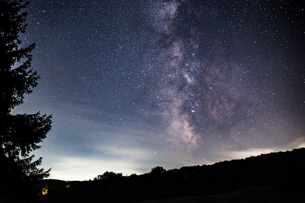 yung_uv's tweet photo. Over the last weekend we dipped out to Ellicottville, NY for a much needed getaway. I got to see a sky I havent seen in a long, long time and I fell back in love. I hope you enjoy. 🖤 https://t.co/nPzFOMMINE