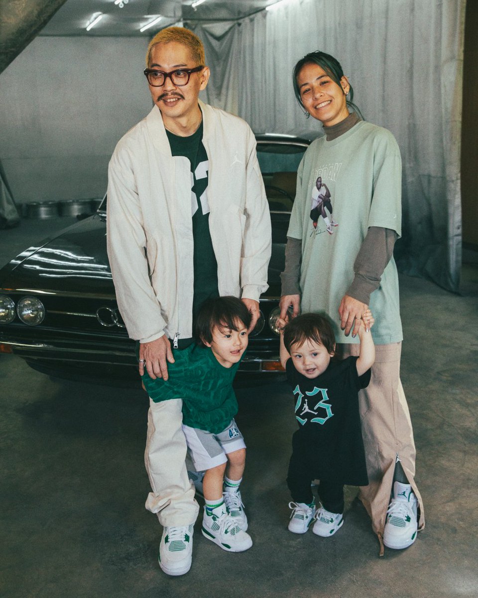 J2Sneakerbox's tweet photo. Style for everyone, no matter the size.

The Air Jordan 4 Retro 'Oxidized Green' is available in-store and online. https://t.co/gukxUbw5tz