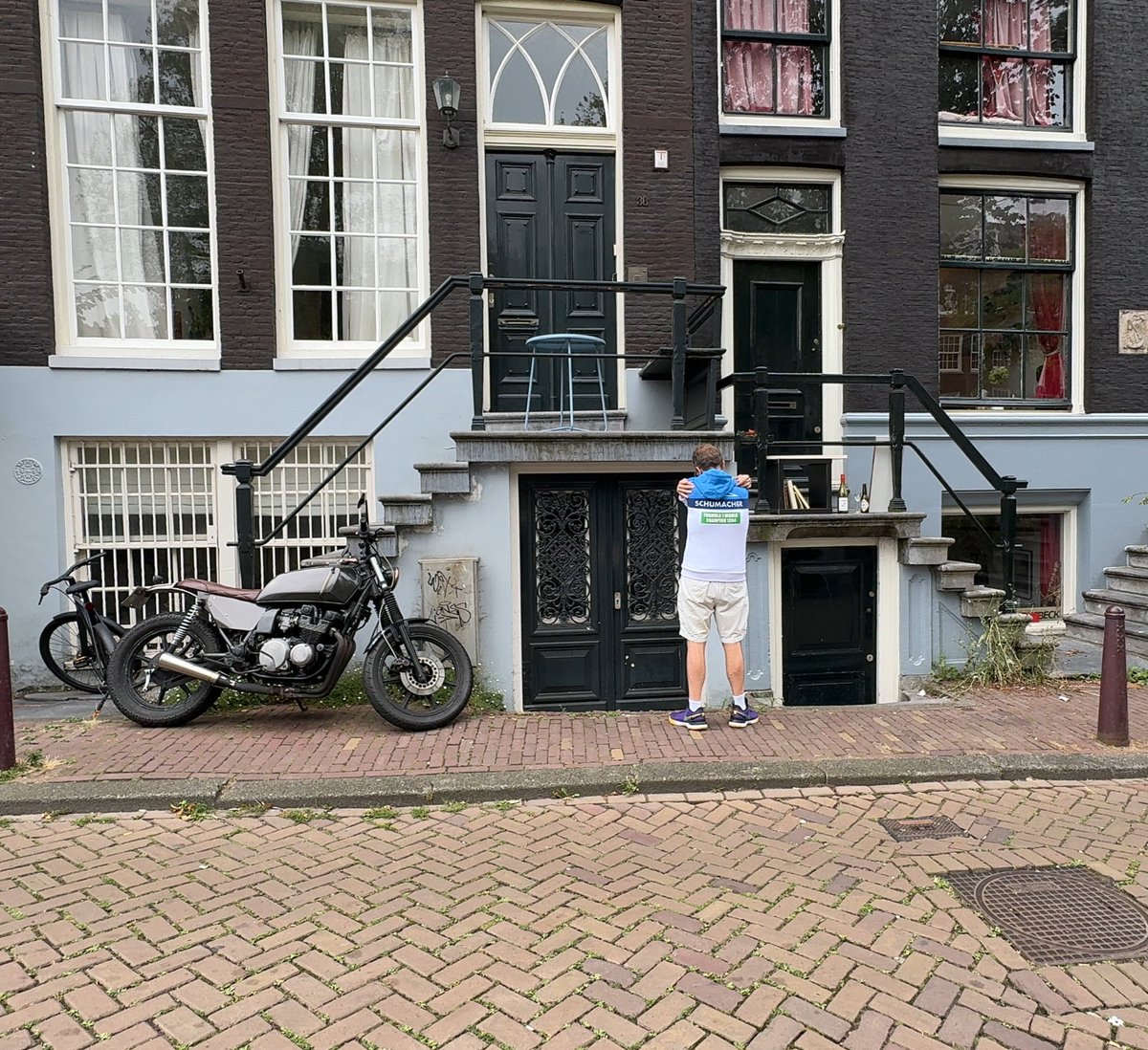 benwaterworth62's tweet photo. Getting my Diamonds Are Forever on by visiting Tiffany Case and ensuring Mrs Whistler got some pictures of the canals for the children

#BU13 #JamesBond https://t.co/Jmwk5Jnarl