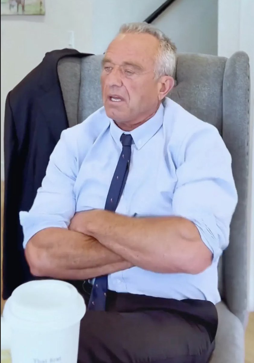 DrunkRepub's tweet image. “And Trump says ‘Look, they killed your uncle and tried to kill me. What if we made you their boss?’ And I said ‘you know what, fuck it I’m in.’”