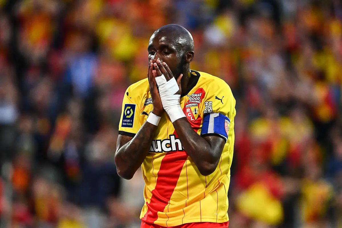 AZYpizi's tweet photo. Y’a des départs qui font + mal que les autres 😪 #RCLPANA #RCLens https://t.co/485d2Ciqib