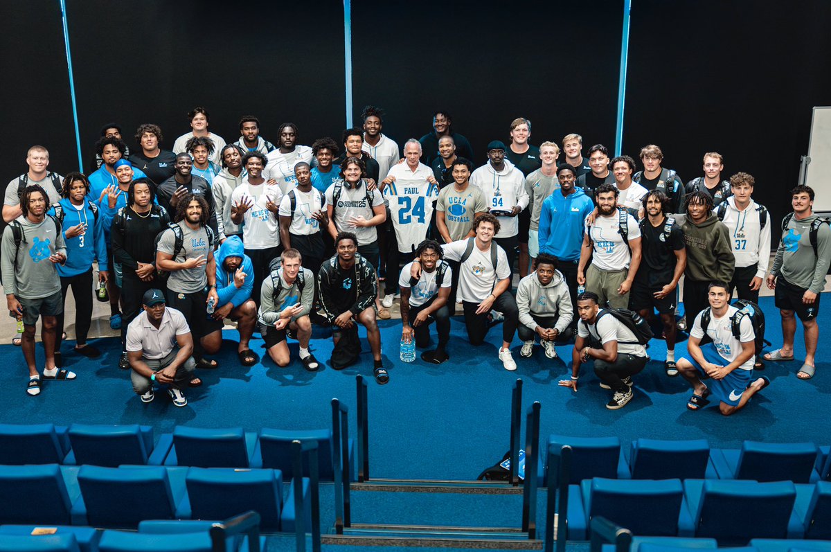 Our new bruins had the privilege to hear from <a href="/steelers/">Pittsburgh Steelers</a>  Co-Owner Larry Paul today! 

#DRE #DoMore