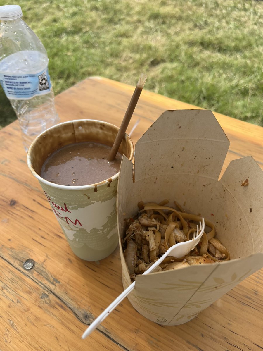 sherpa_paul's tweet image. 8/? I really enjoyed my steady diet of #DrunkenNoodles, #FunkyMonkeys, #genny, and 🍄🍄 at #mondegreen #mondegreenphish