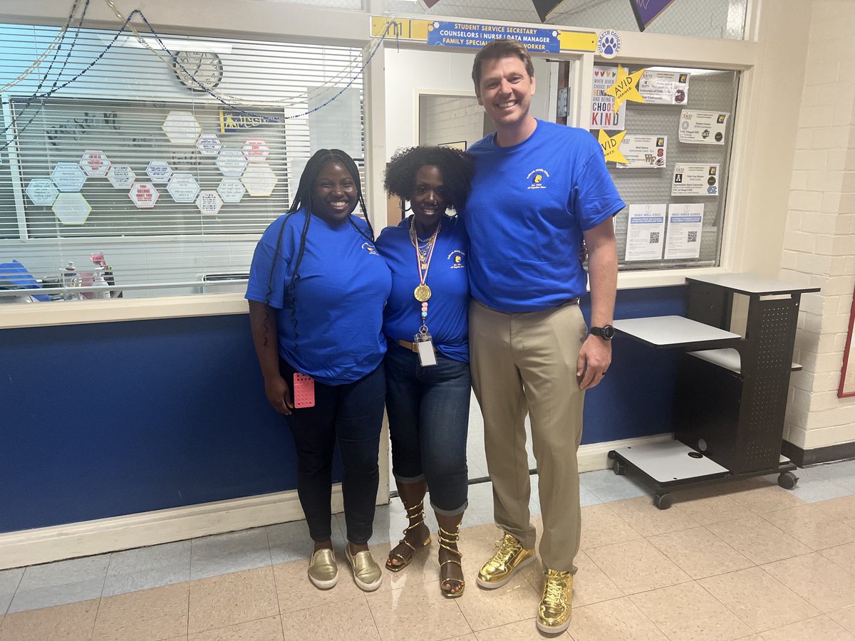 GOING FOR THE GOLD!!! Let’s go ⁦<a href="/CulbrethCougars/">Culbreth Middle School</a>⁩ #letsgo #gold #backtoschool