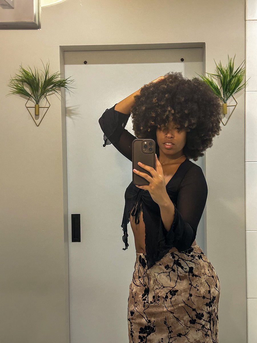 tiabirdd's tweet photo. IRL ☆ https://t.co/QdLwbEcyj3