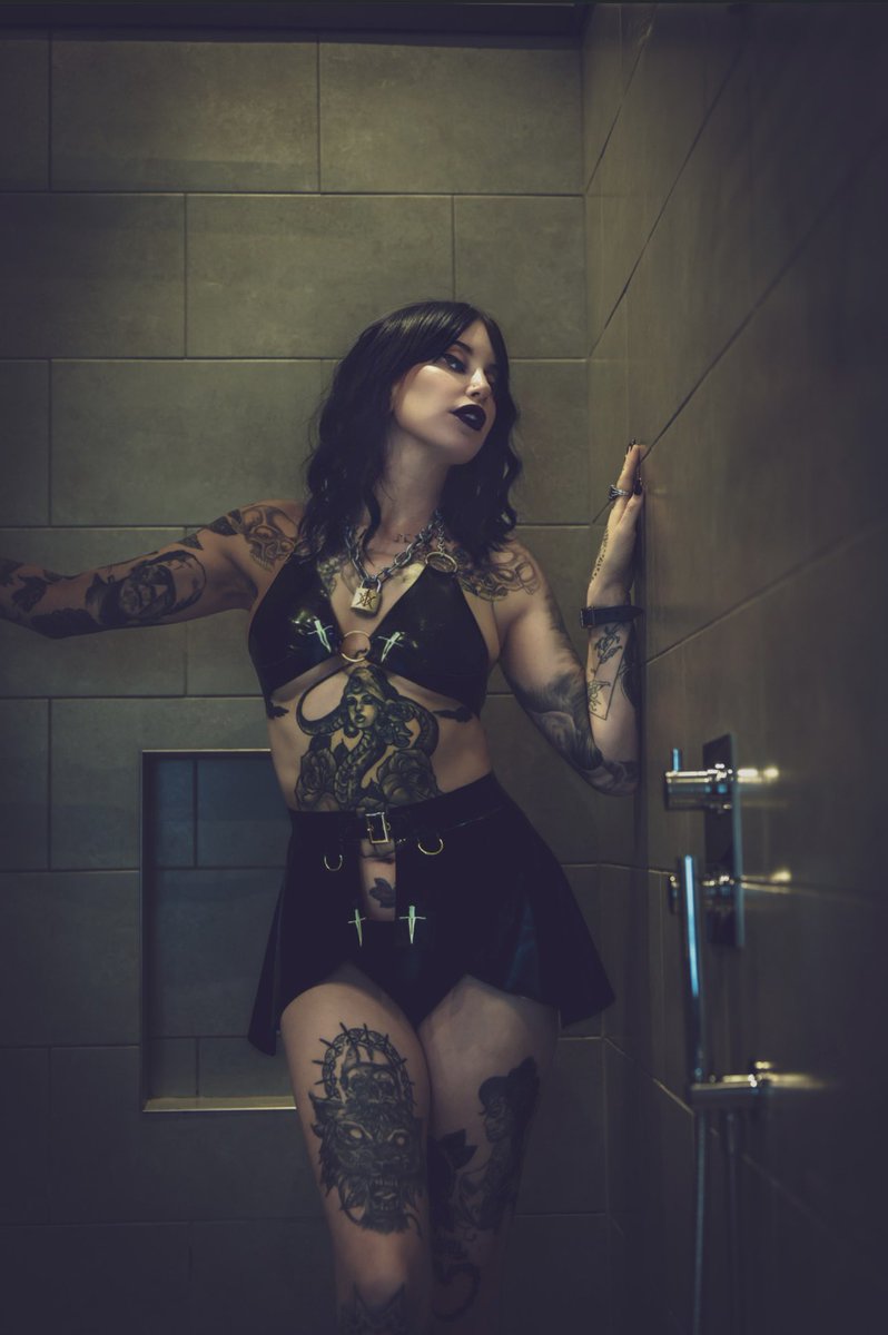 sfDomme's tweet photo. All latex everything 
Designed by @KURO_DXM https://t.co/sHCpakU0Um